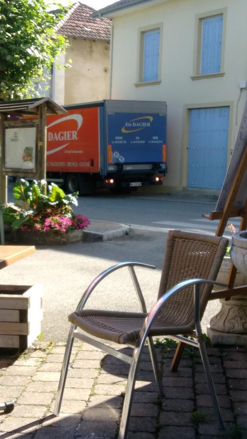 Le Pic Boeuf Hotel Manthes Exterior foto