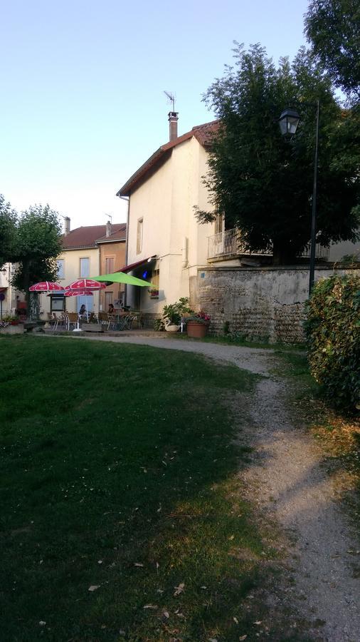 Le Pic Boeuf Hotel Manthes Exterior foto